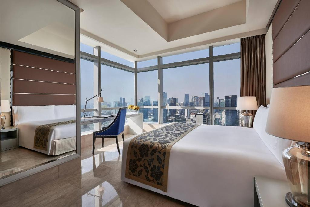 Jakarta suite with city view